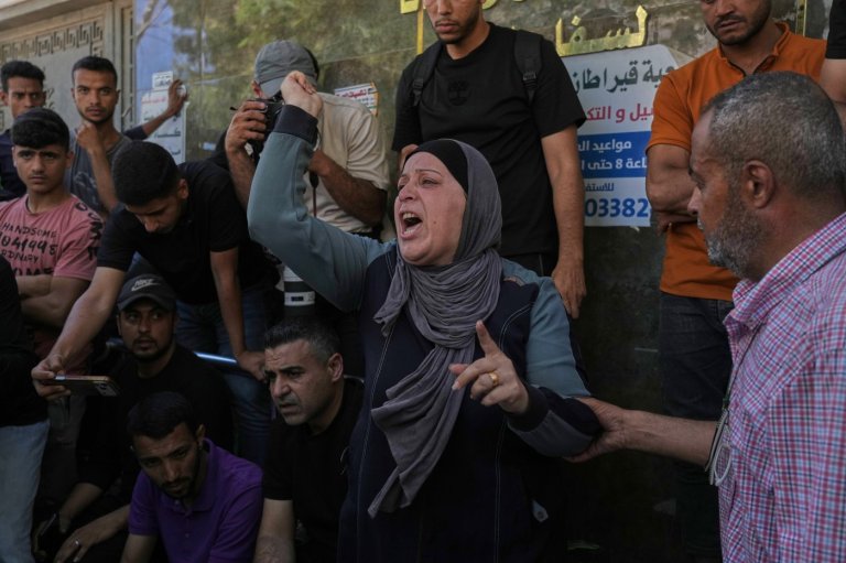 Teenage girl on the way to a high school in Gaza killed in Israeli strike, relatives say | iNFOnews.ca