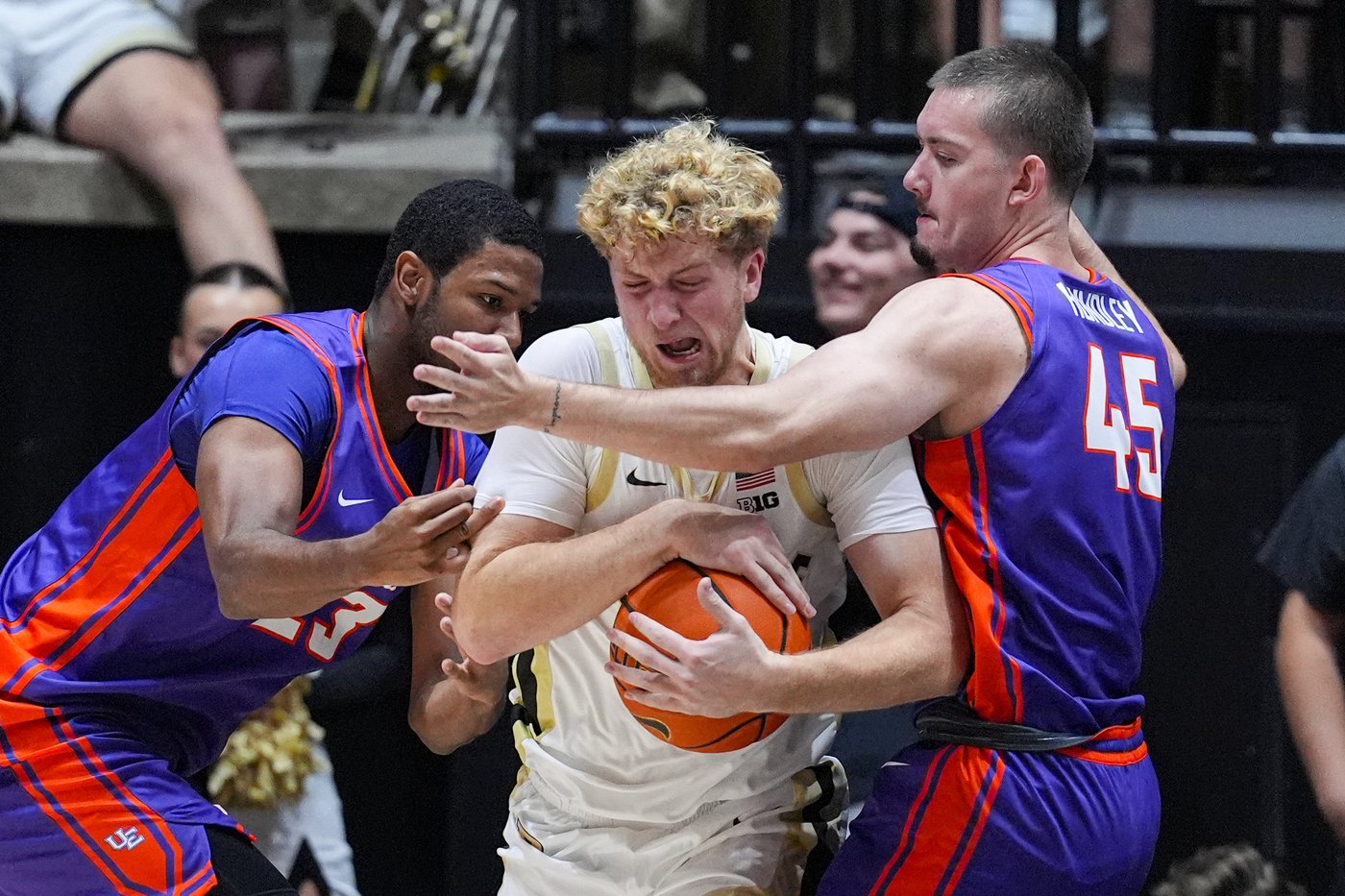 Fletcher Loyer and Braden Smith team up to lead No. 1 Purdue to 82-51 rout of Evansville in opener | iNFOnews.ca Fletcher Loyer and Braden Smith team up to lead No. 1 Purdue to 82-51 rout of Evansville in opener | iNFOnews.ca