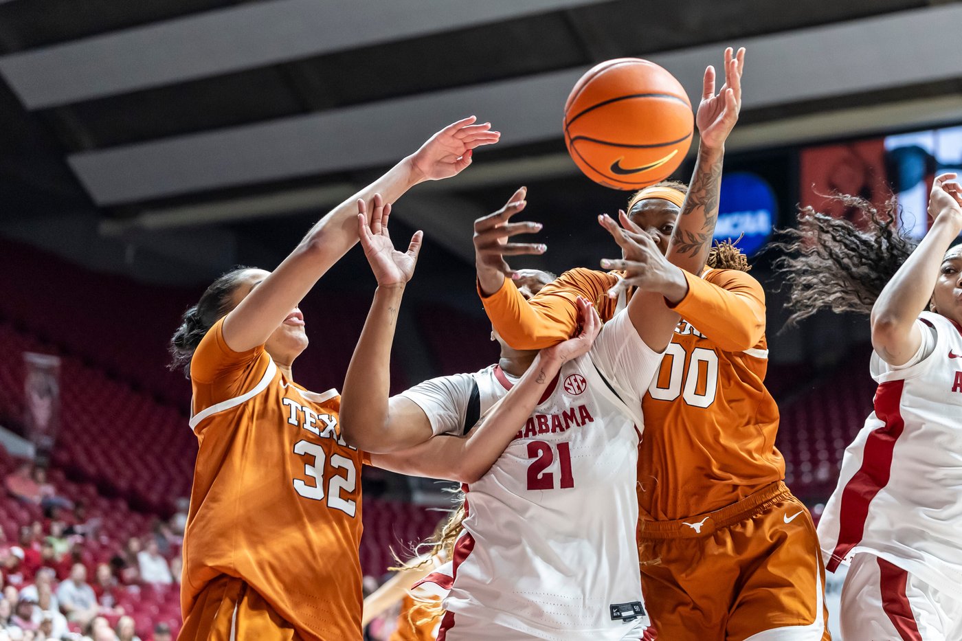 Madison Booker scores 21 to lead No. 4 Texas women over No. 24 Alabama 72-65 | iNFOnews.ca Madison Booker scores 21 to lead No. 4 Texas women over No. 24 Alabama 72-65 | iNFOnews.ca
