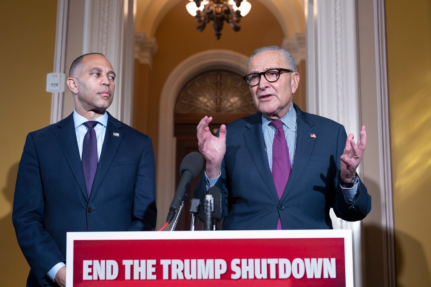 Trump hosts Senate Republicans at renovated White House as the shutdown drags into fourth week | iNFOnews.ca Trump hosts Senate Republicans at renovated White House as the shutdown drags into fourth week | iNFOnews.ca