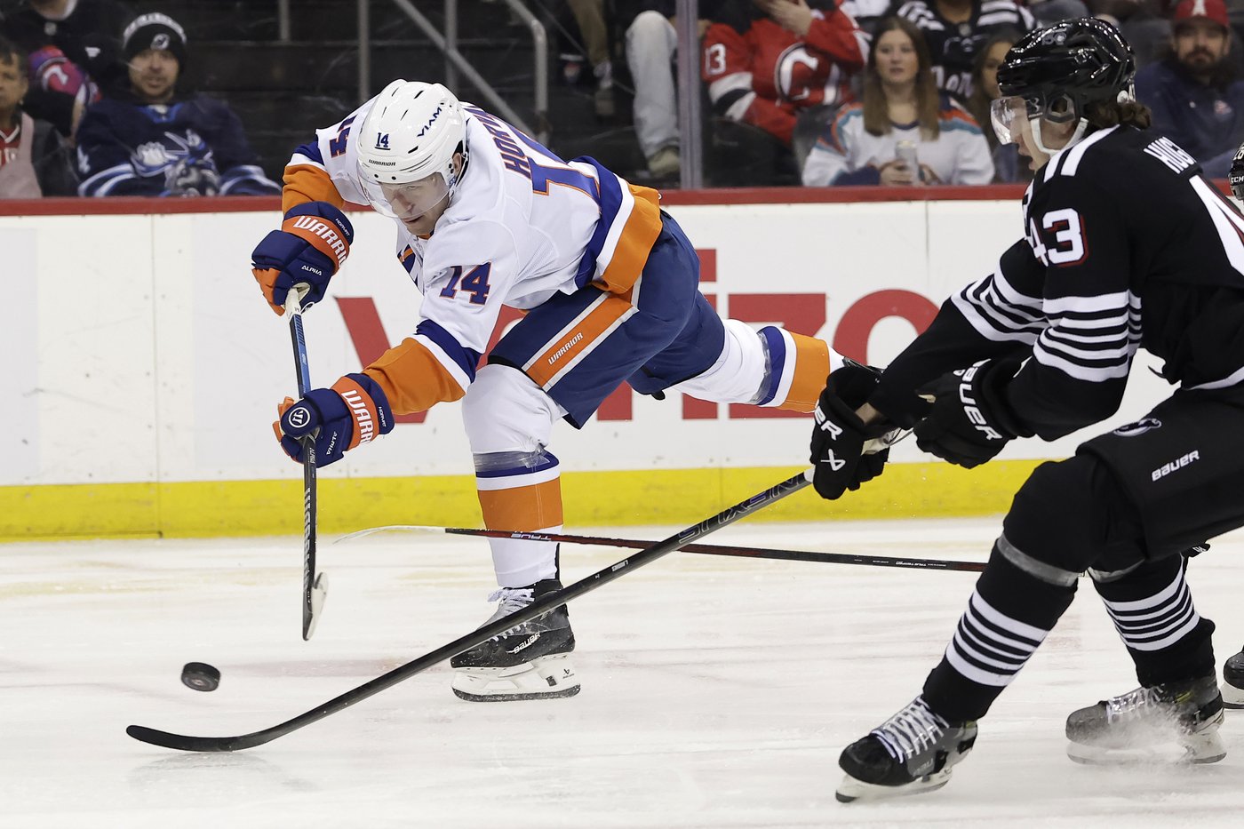 Bo Horvat scores, Ilya Sorokin makes 25 saves and Islanders top Devils 1-0 | iNFOnews.ca