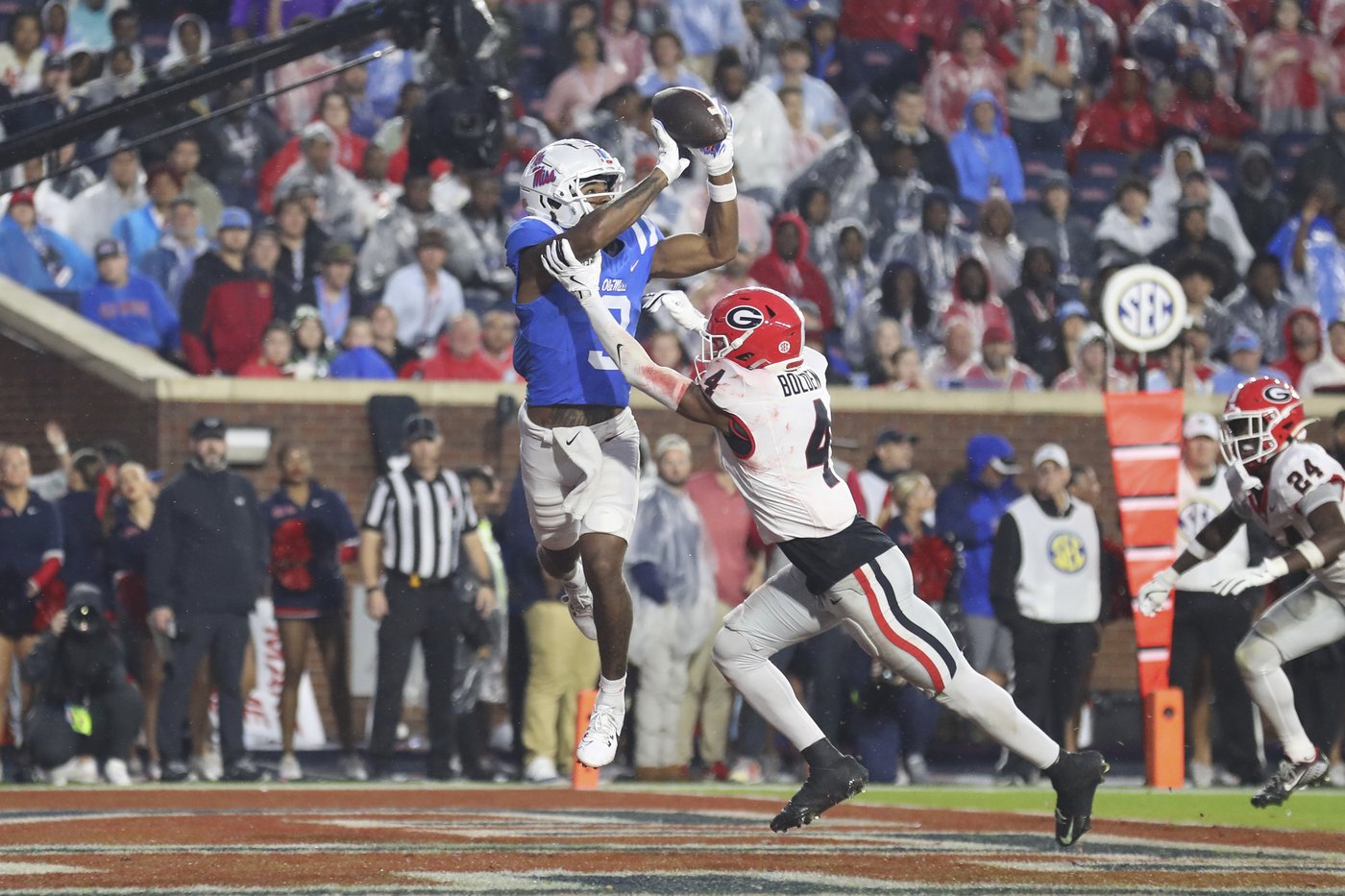 No. 11 Georgia faces must-win against No. 6 Tennessee between the hedges | iNFOnews.ca