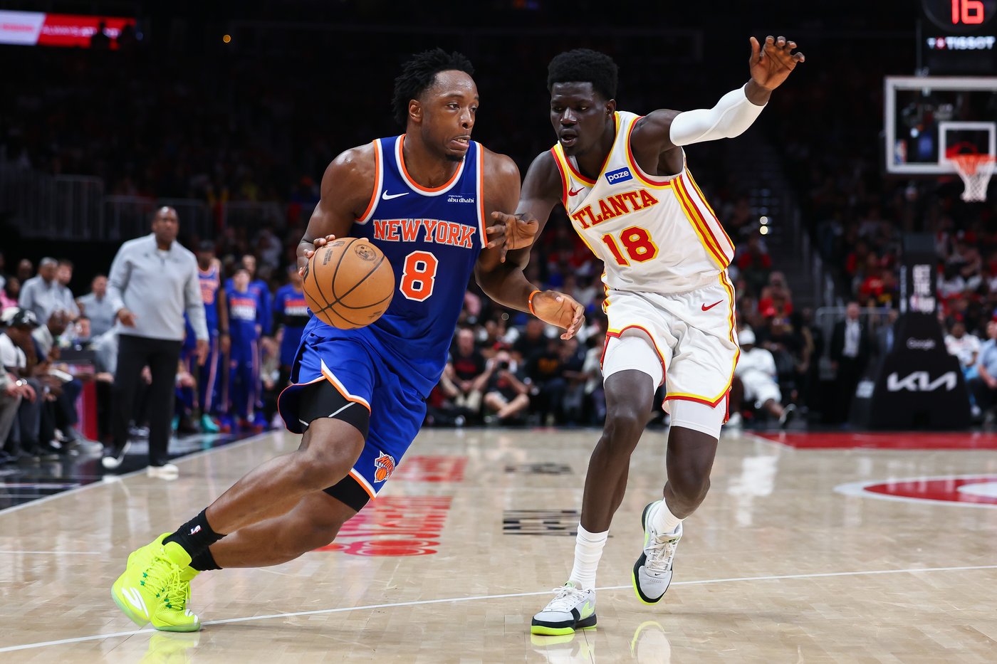 Towns has a triple-double and the Knicks beat the Hawks 114-98 to tie the series at 2-2 | iNFOnews.ca