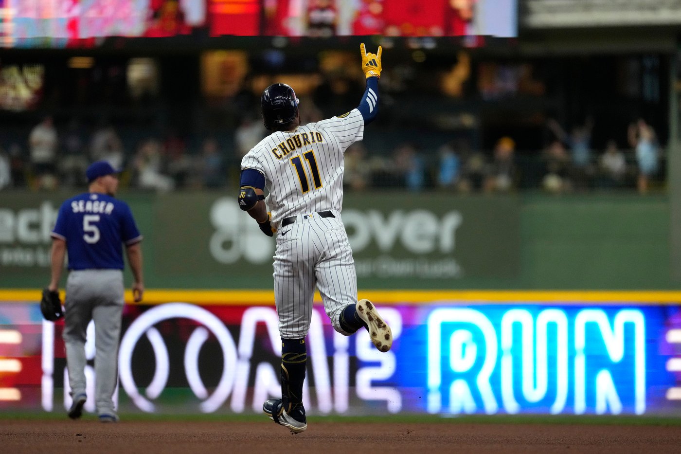 Brewers' Jackson Chourio joins exclusive club by producing three 20-homer seasons before turning 23 | iNFOnews.ca Brewers' Jackson Chourio joins exclusive club by producing three 20-homer seasons before turning 23 | iNFOnews.ca