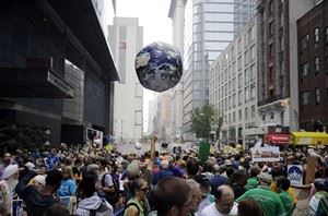 Canadians among thousands taking part in global climate protest in NYC | iNFOnews.ca CP29977224