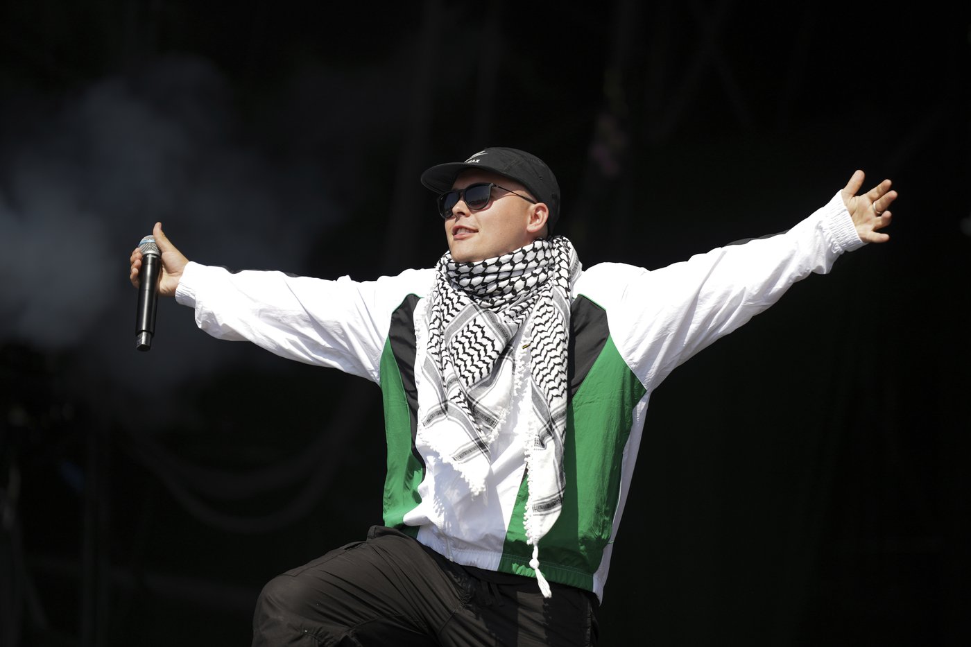 Irish rap group Kneecap plays for a big Glastonbury crowd despite criticism | iNFOnews.ca