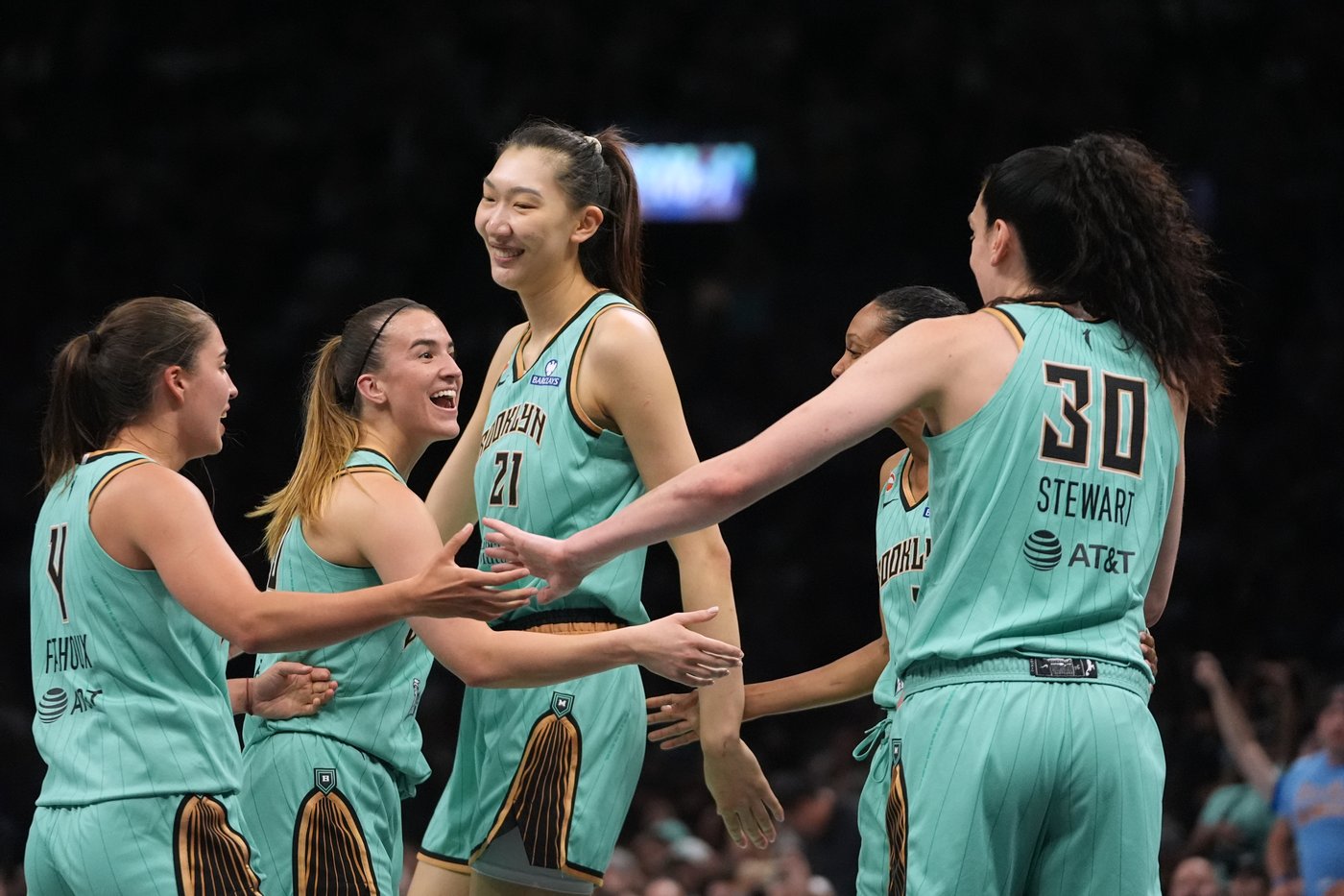 Ionescu scores 29 points, 9 in the last minute, to rally the Liberty to a 95-94 win over the Sky | iNFOnews.ca