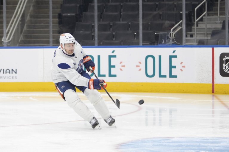 Oilers' Hyman out at least another week due to wrist injury | iNFOnews.ca