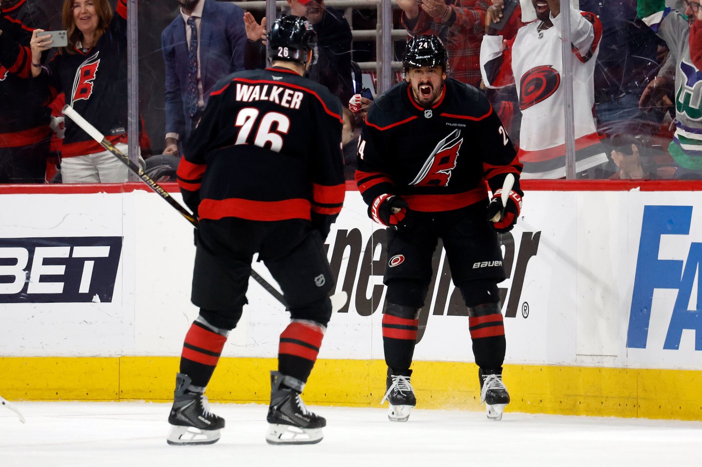 Hurricanes overcome penalties, deficit to beat Flyers in OT for 2-0 lead in 2nd-round playoff series | iNFOnews.ca