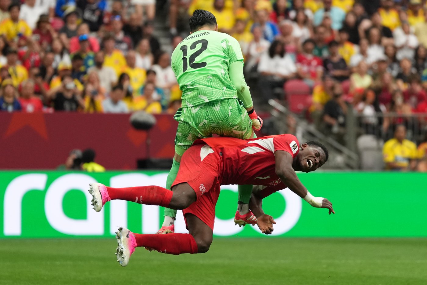 Lionel Messi and Argentina beat Egypt 3-2 and Switzerland ousts Colombia at the World Cup, in photos | iNFOnews.ca