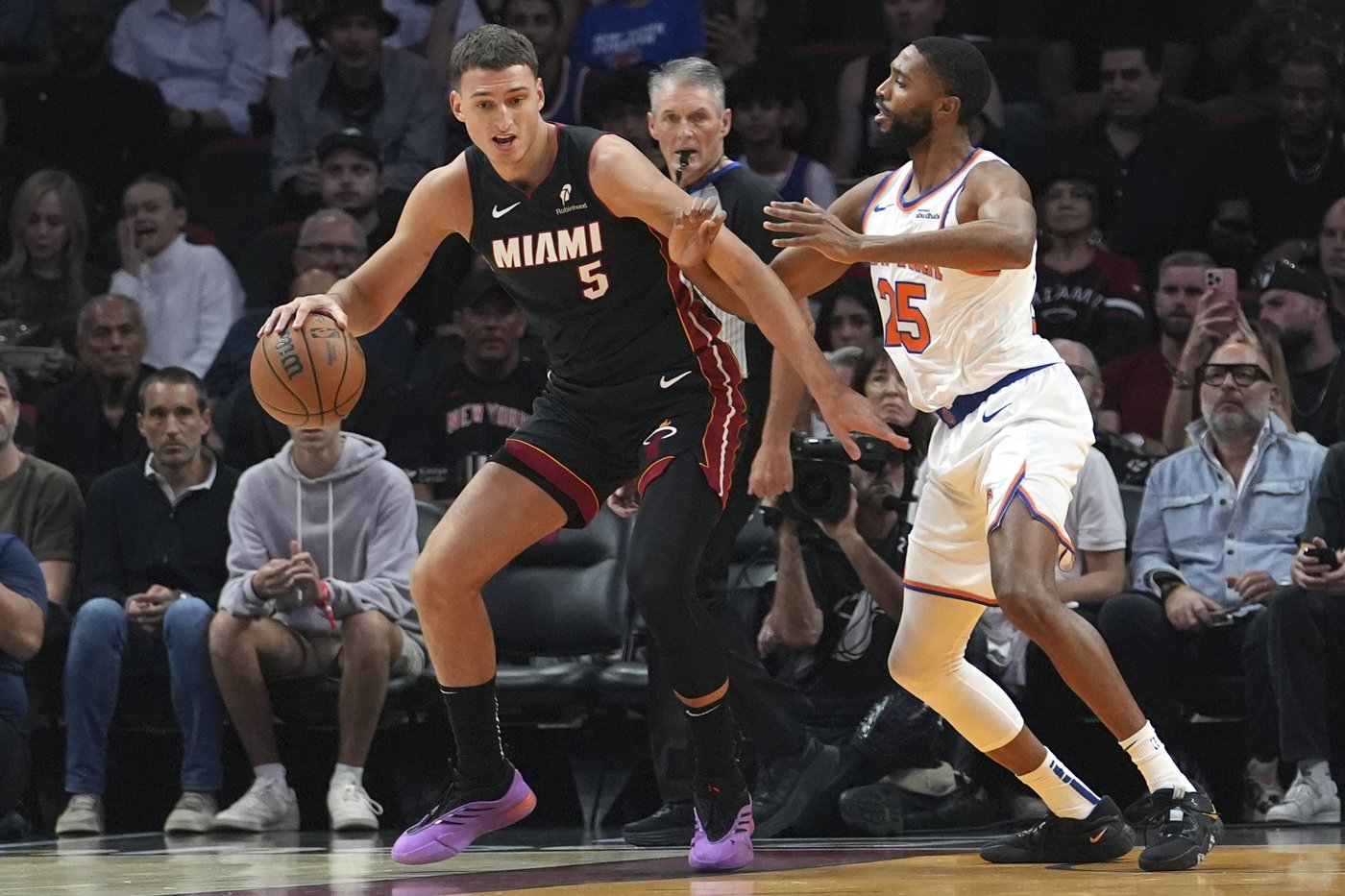 Karl-Anthony Towns scores 44 points, Knicks rally in 2nd half to beat Heat 116-107 | iNFOnews.ca