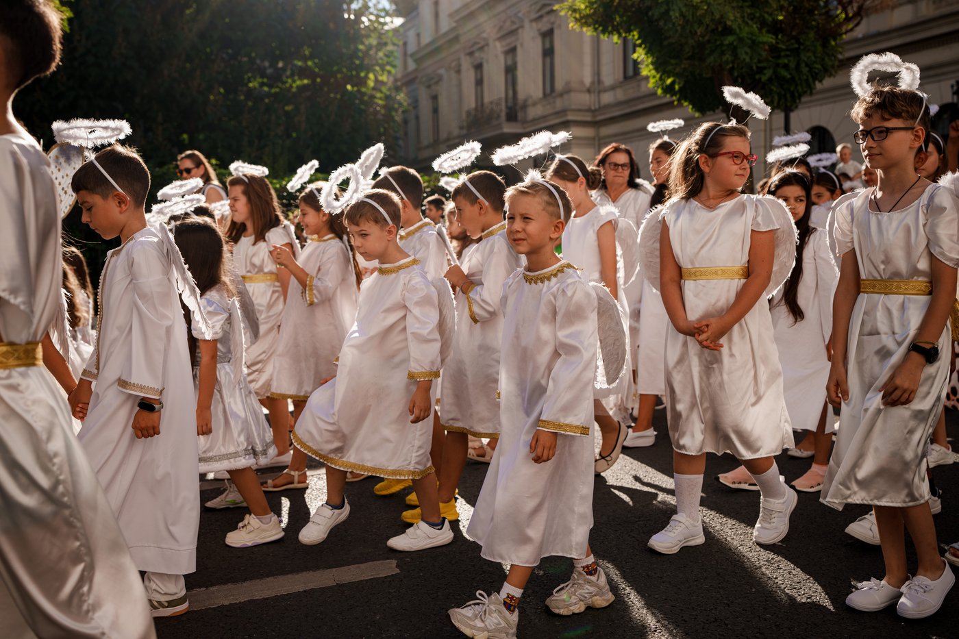 Bucharest’s Little Angels’ Parade brings children to the streets, in photos | iNFOnews.ca