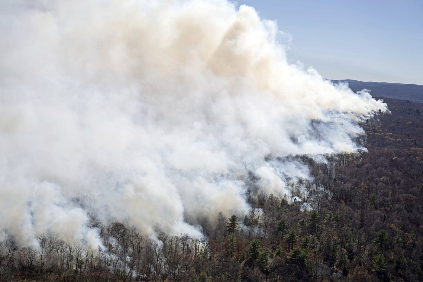 Aided by rain, crews extinguish a wildfire in Nevada after 1 home burns | iNFOnews.ca