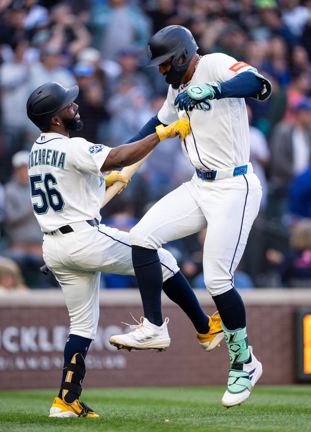 Mariners hit 4 homers for 2nd straight game, beat Diamondbacks 5-1 | iNFOnews.ca Mariners hit 4 homers for 2nd straight game, beat Diamondbacks 5-1 | iNFOnews.ca