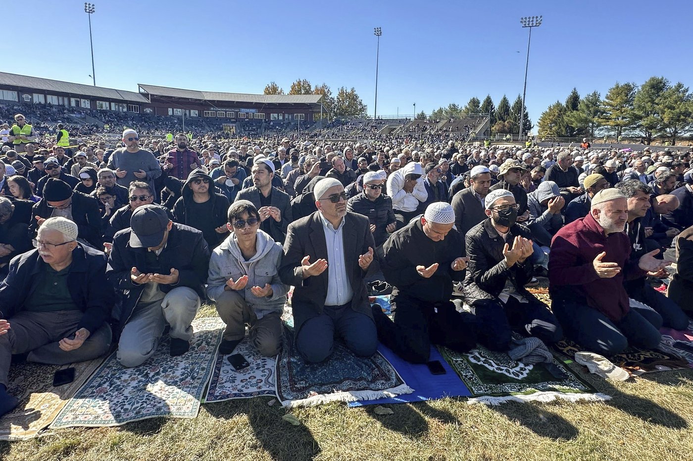 Thousands mourn Fethullah Gülen, a Turkish spiritual leader who died in the US | iNFOnews.ca