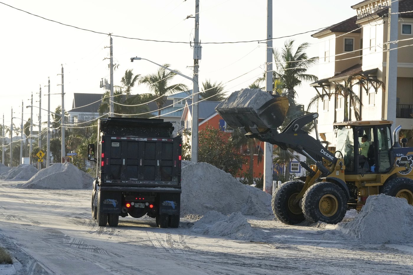 What to know as Florida residents begin cleaning up after Hurricane Milton | iNFOnews.ca