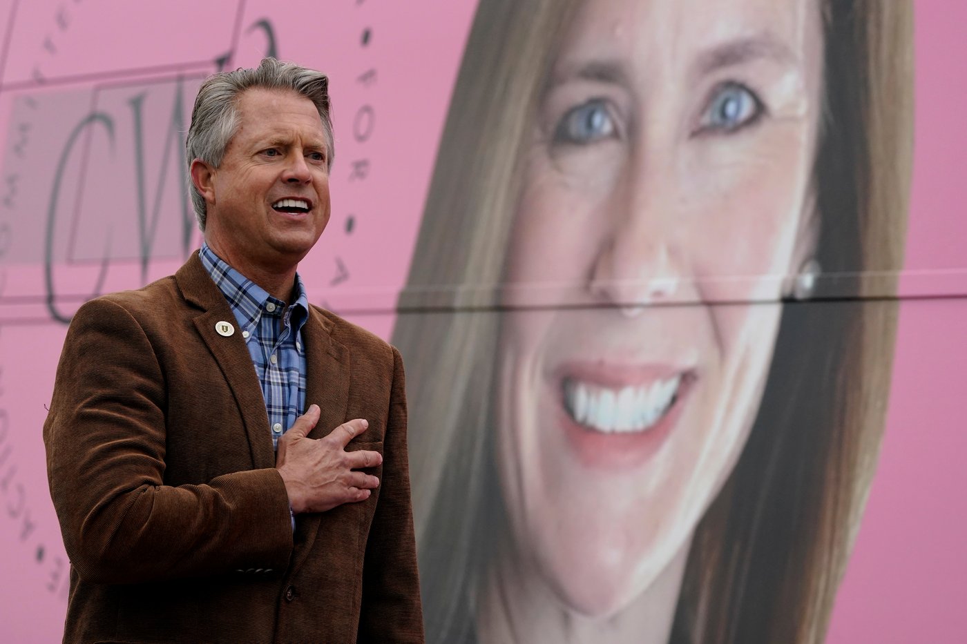 No Democrat has won a Kansas Senate seat in a century. Can a megachurch pastor change that? | iNFOnews.ca No Democrat has won a Kansas Senate seat in a century. Can a megachurch pastor change that? | iNFOnews.ca