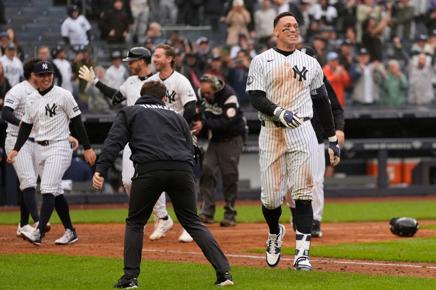 Aaron Judge stops 11-game homerless drought, 2-run walk-off homer in 9th lifts Yankees over Rays 2-0 | iNFOnews.ca Aaron Judge stops 11-game homerless drought, 2-run walk-off homer in 9th lifts Yankees over Rays 2-0 | iNFOnews.ca