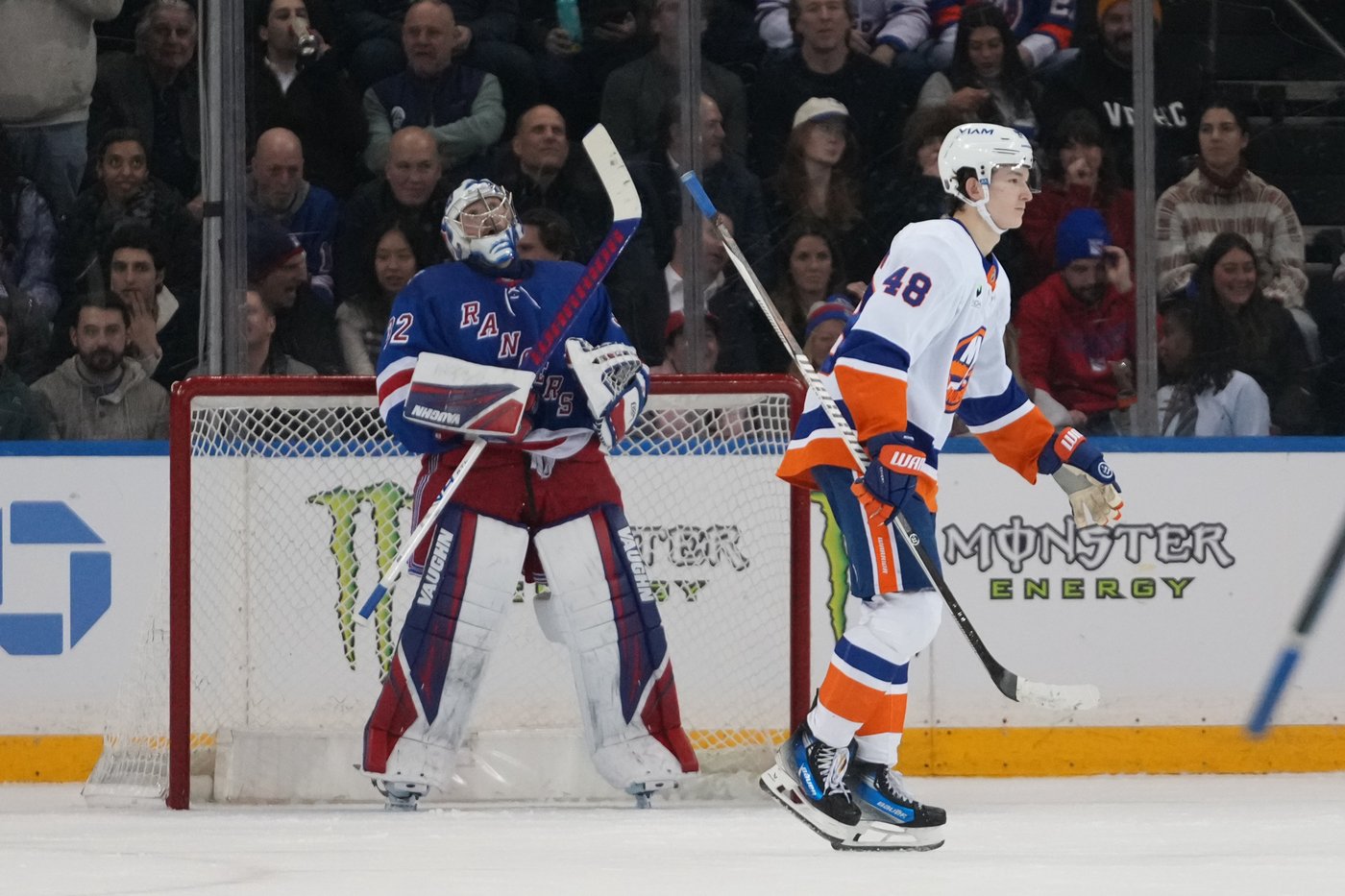 Islanders' Matthew Schaefer passes Bobby Orr for the 2nd-most goals by an 18-year-old defenseman | iNFOnews.ca Islanders' Matthew Schaefer passes Bobby Orr for the 2nd-most goals by an 18-year-old defenseman | iNFOnews.ca