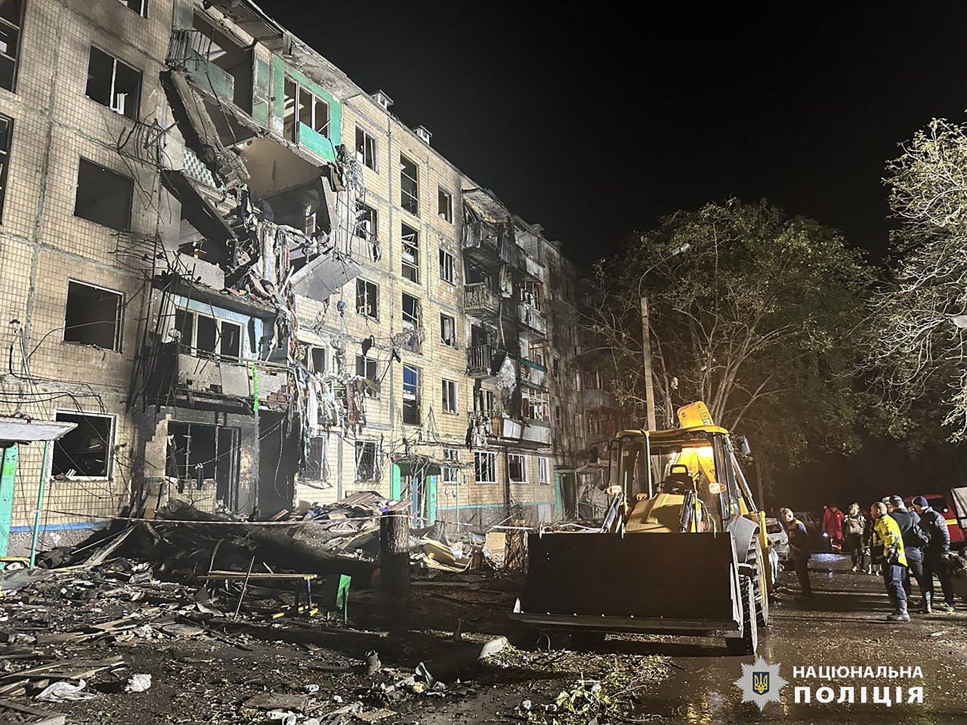 12 injured after a Russian glide bomb smashes into a Ukrainian apartment building | iNFOnews.ca 12 injured after a Russian glide bomb smashes into a Ukrainian apartment building | iNFOnews.ca