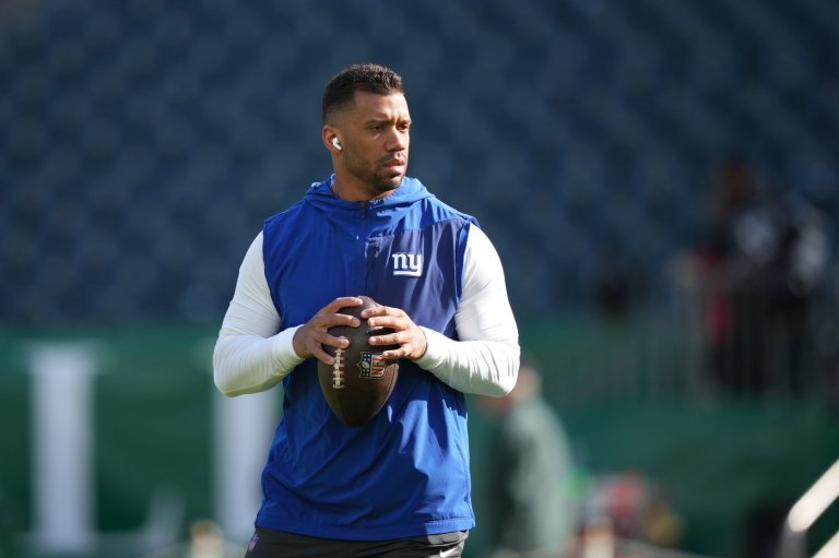 Russell Wilson wants to stay with the Giants. He also wants to play in the NFL next season | iNFOnews.ca