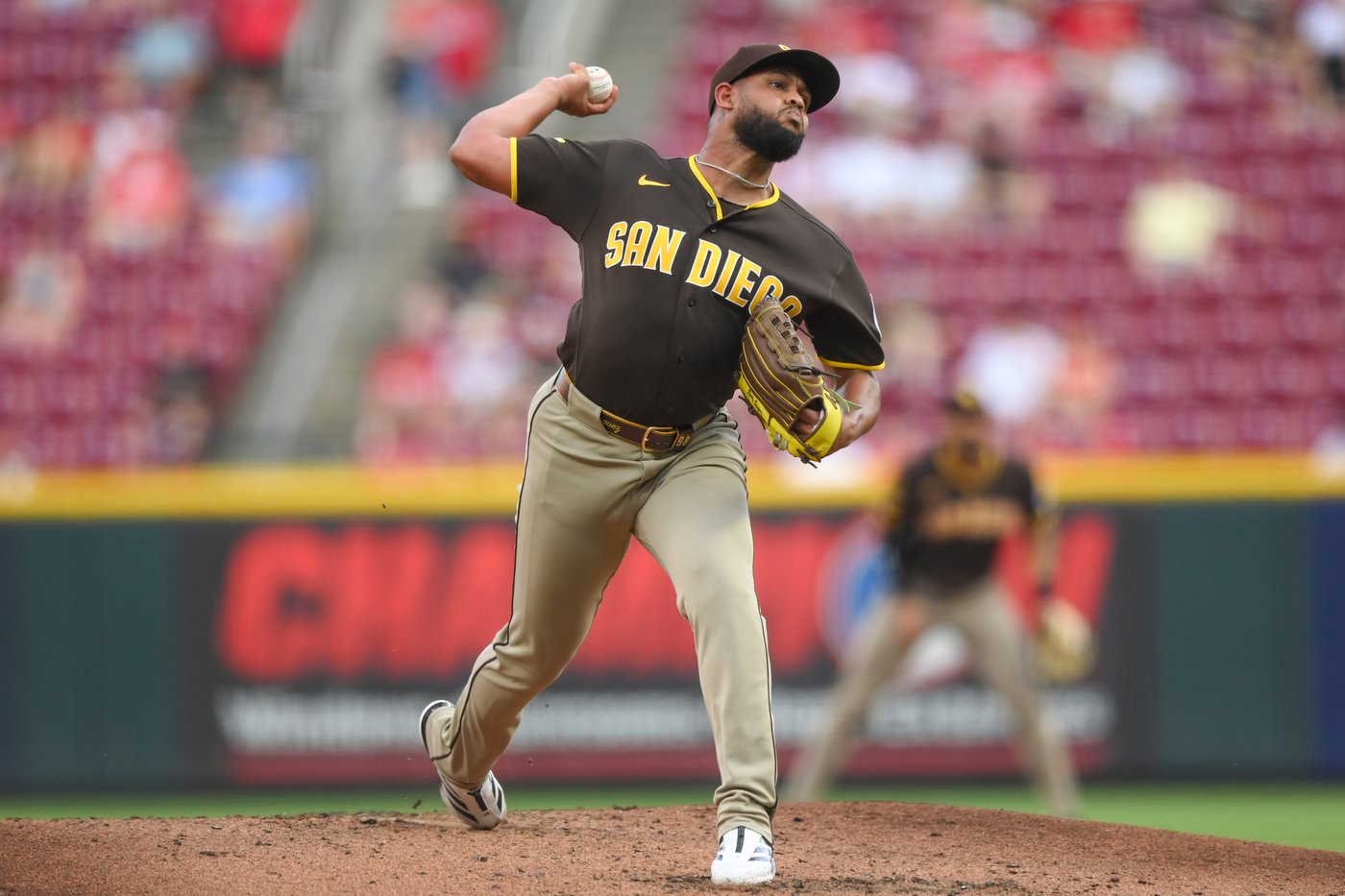 Trevino singles in go-ahead run in 8th as Reds beat wild-card chasing Padres 4-3 | iNFOnews.ca