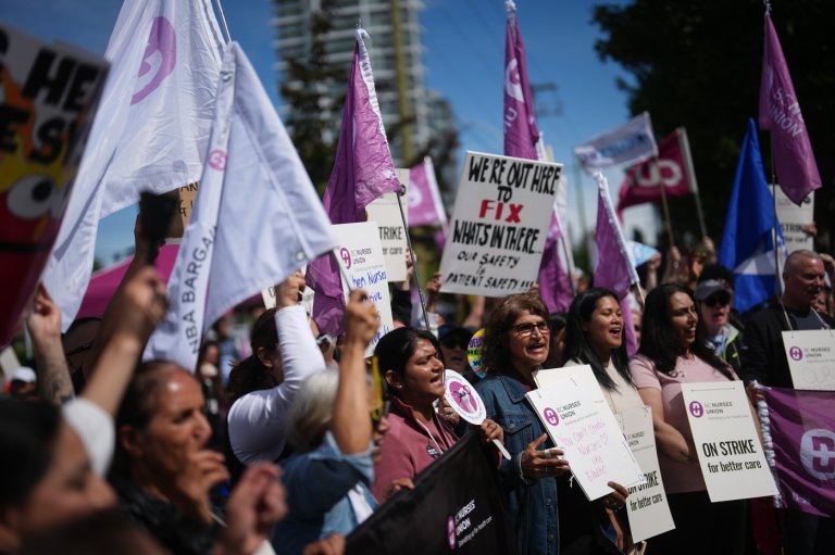 B.C. nurses expand picket lines to Vancouver Island at Nanaimo hospital | iNFOnews.ca