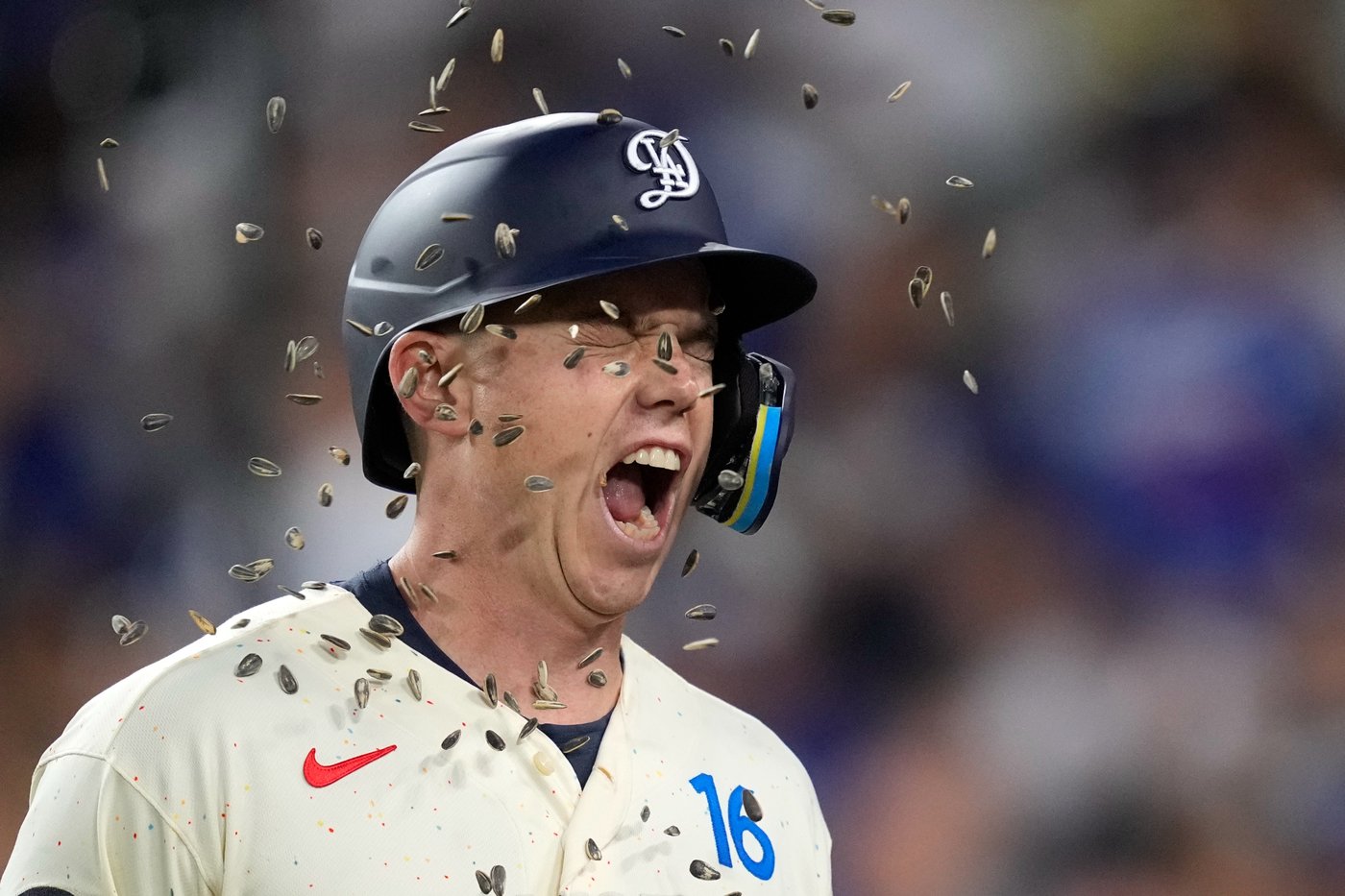 Dodgers outslug Giants 10-4, led by Mookie Betts with four hits | iNFOnews.ca Dodgers outslug Giants 10-4, led by Mookie Betts with four hits | iNFOnews.ca