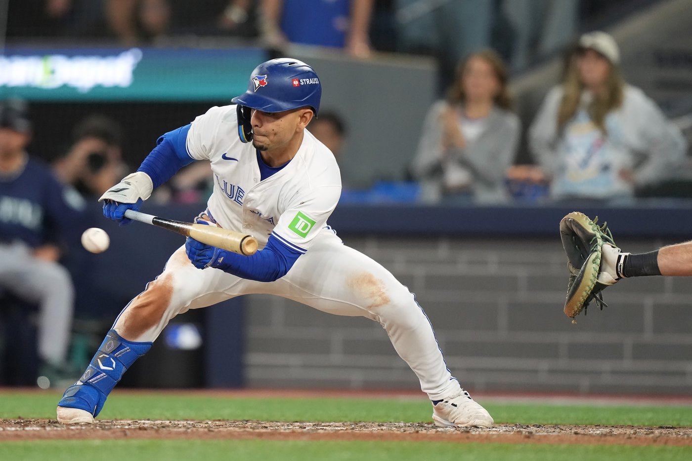 Photo Gallery: Blue Jays advance to World Series with 4-3 win over the Mariners | iNFOnews.ca