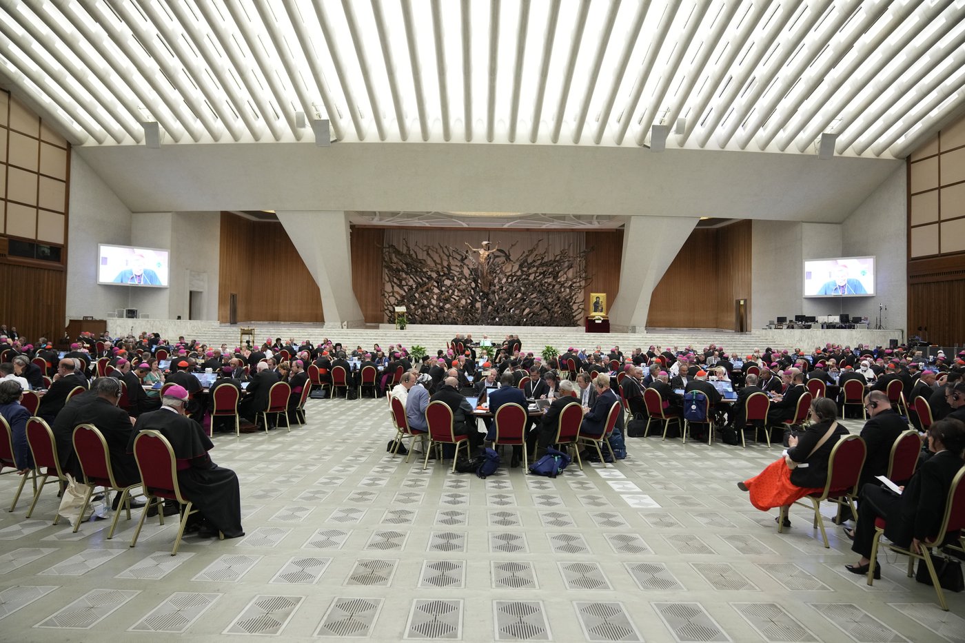 Catholic reform debate launched by Pope Francis leans away from ordained roles for women | iNFOnews.ca