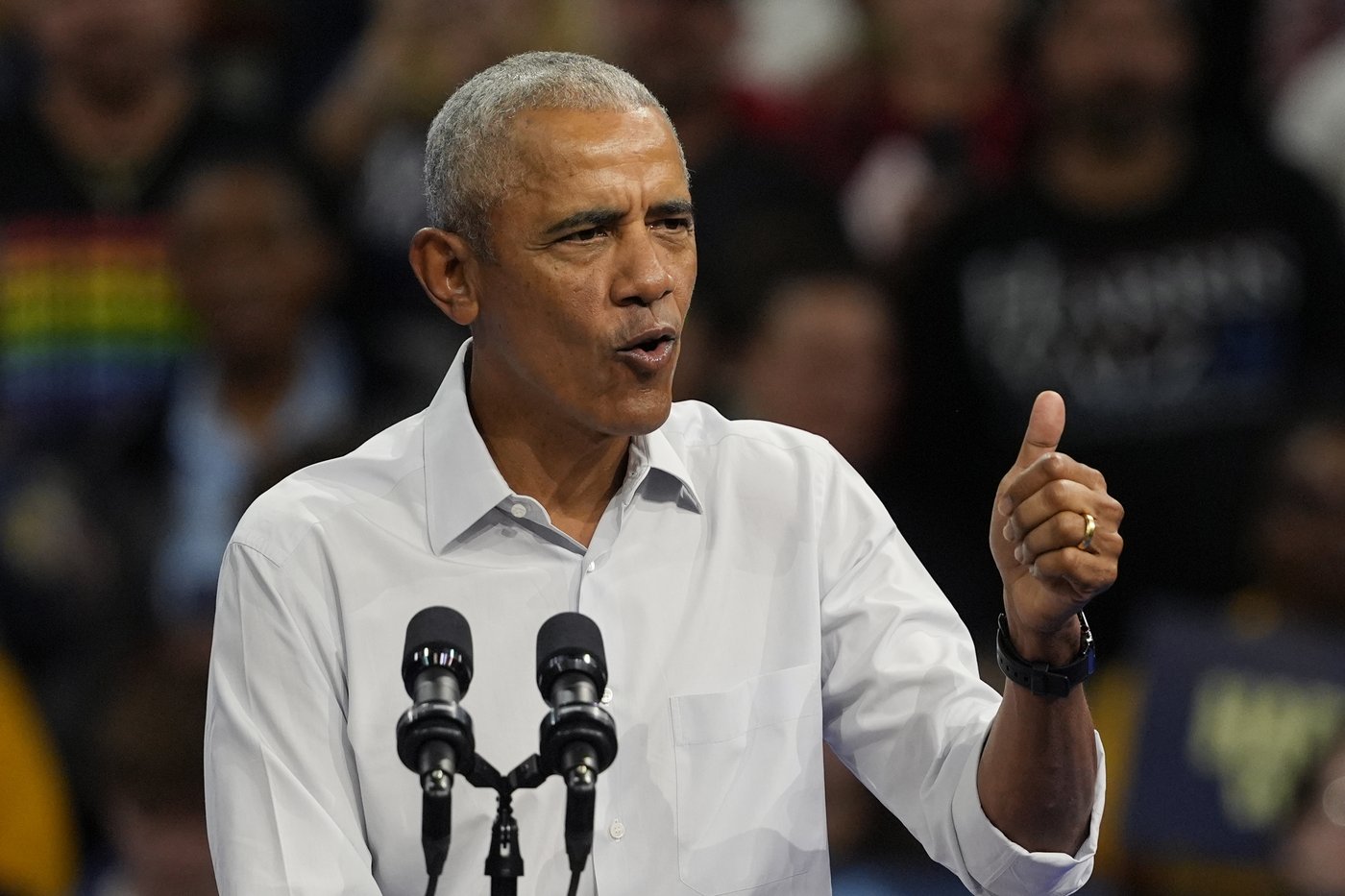 Obama and Walz urge Democrats to vote early in battleground Wisconsin | iNFOnews.ca