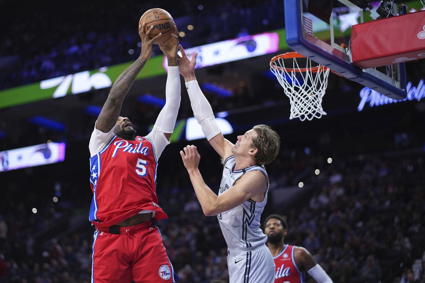 Paul George has 21 points and 9 assists in the 76ers' 102-94 victory over the Magic | iNFOnews.ca