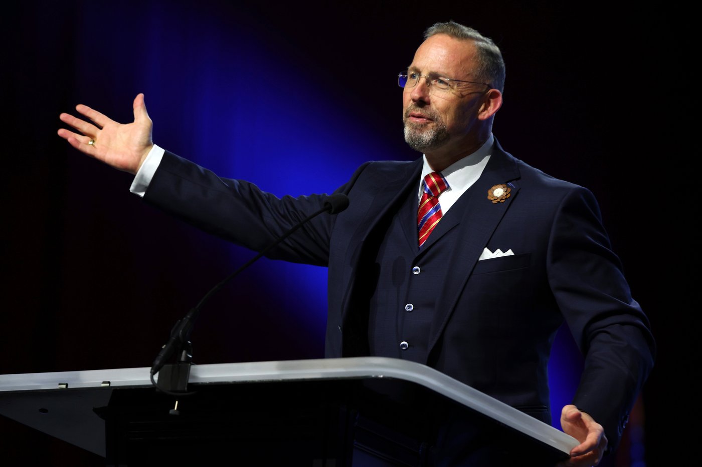 Southern Baptist Convention weighs stricter ban on churches with women pastors | iNFOnews.ca