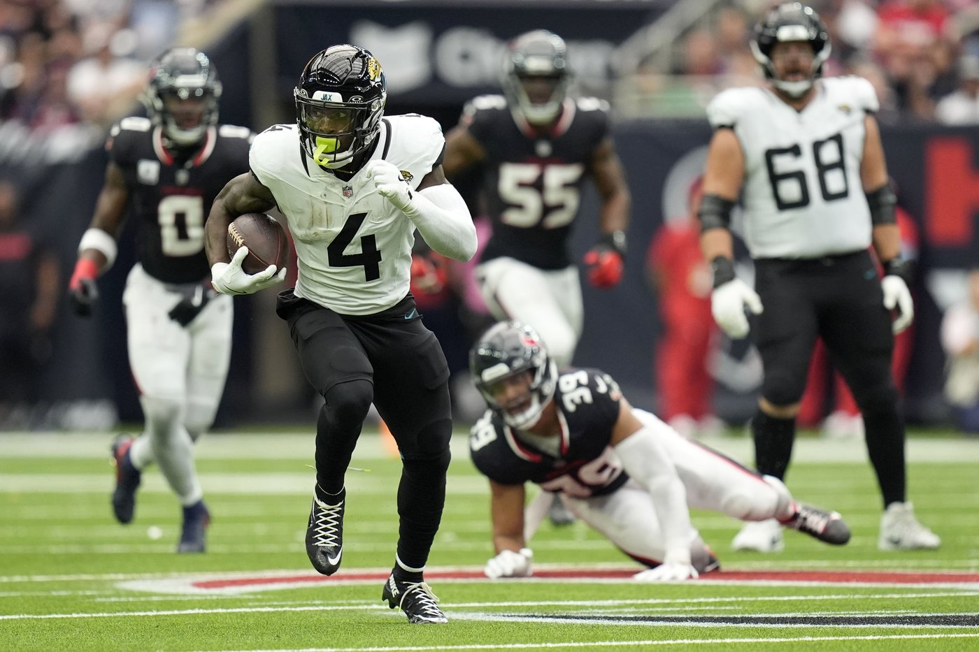 Banged-up Colts try to end a 9-game road skid against the winless Jaguars | iNFOnews.ca