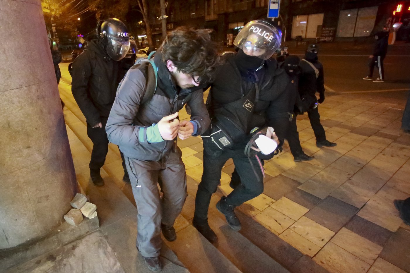 Georgian protesters and police clash after prime minister suspends talks on joining the EU | iNFOnews.ca