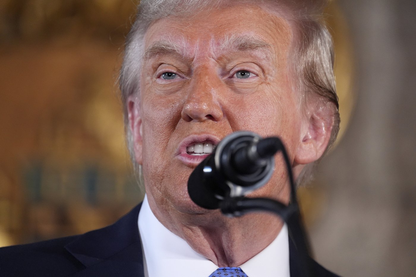 Trump weighs in on NY mayor, vaccines and drones in freewheeling press conference at Mar-a-Lago | iNFOnews.ca