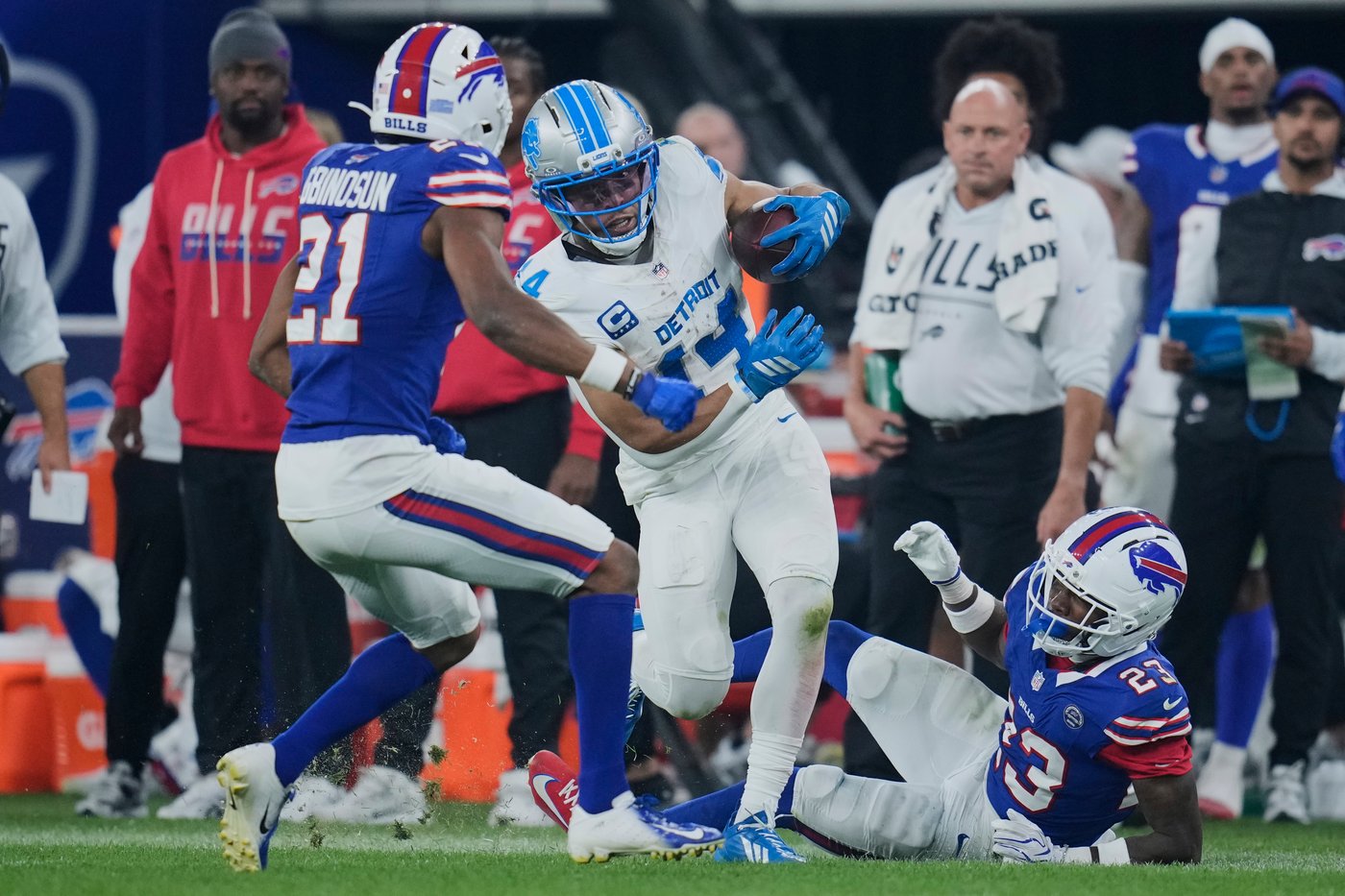 Josh Allen opens the Bills' new stadium with a 5-TD outing in a 41-31 win over the Lions | iNFOnews.ca