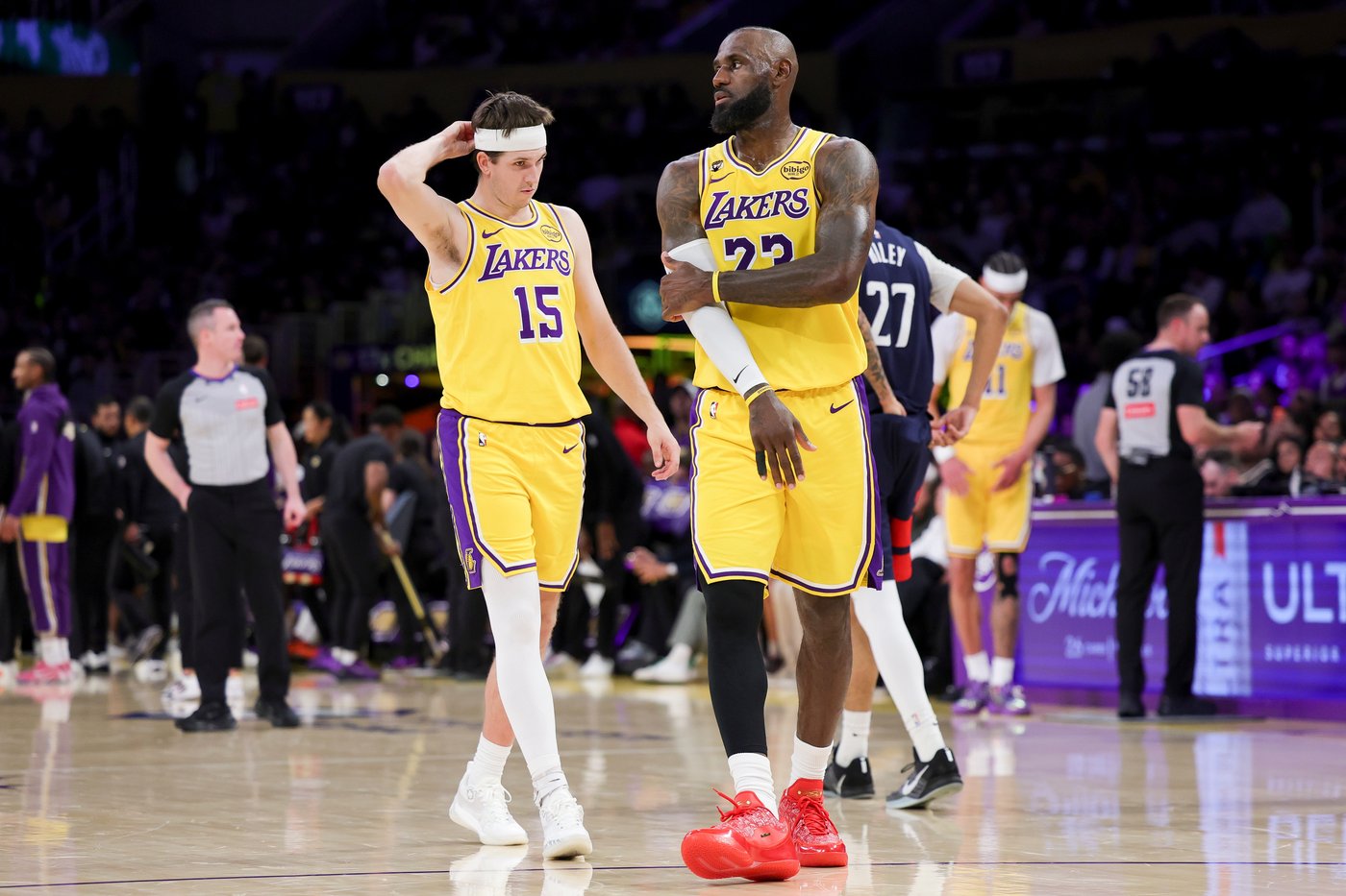 With Luka Doncic suspended, LeBron James' triple-double powers Lakers to 120-101 win over Wizards | iNFOnews.ca With Luka Doncic suspended, LeBron James' triple-double powers Lakers to 120-101 win over Wizards | iNFOnews.ca