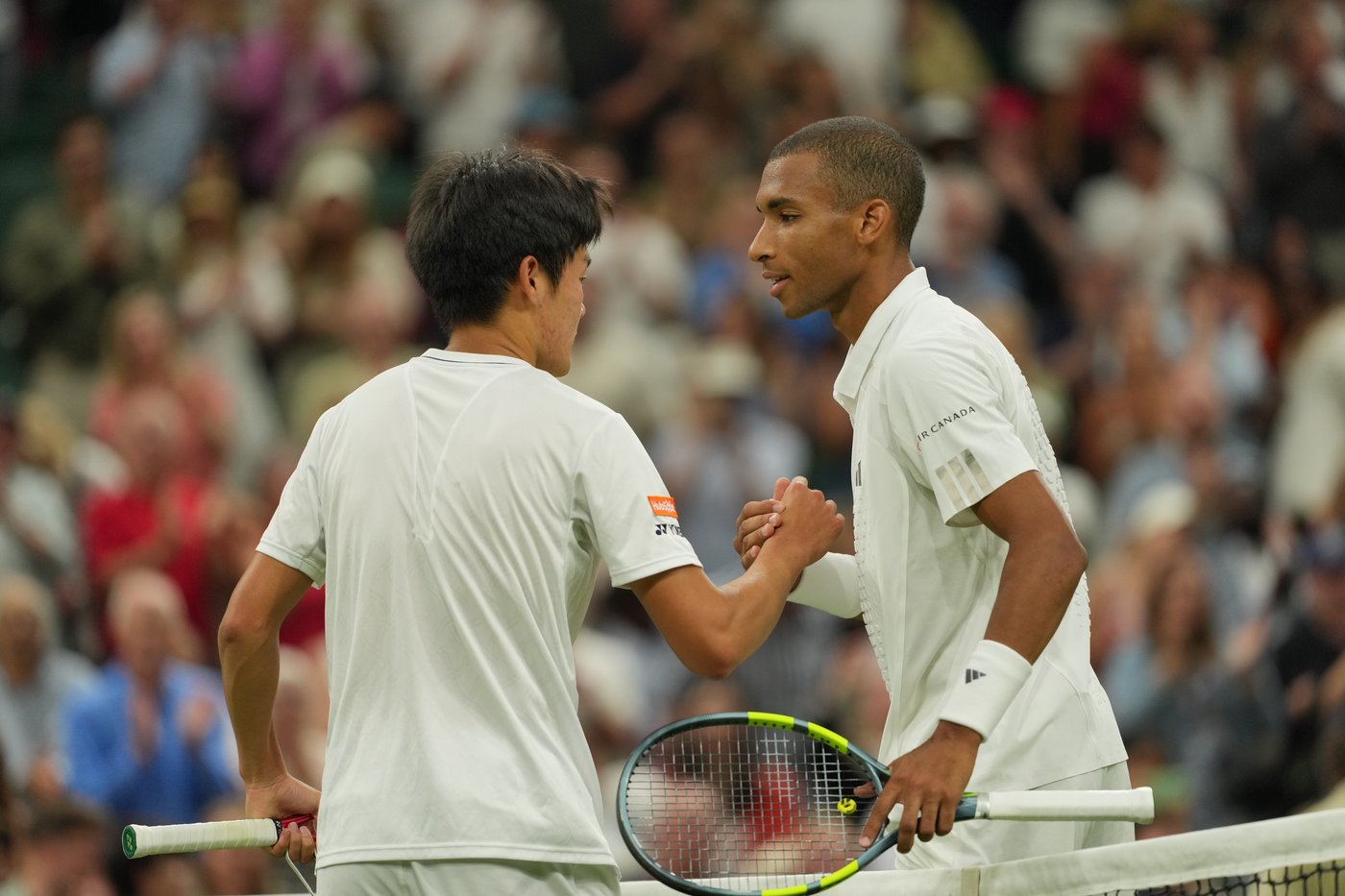 Auger-Aliassime eases into Wimbledon fourth round with win over Zheng | iNFOnews.ca Auger-Aliassime eases into Wimbledon fourth round with win over Zheng | iNFOnews.ca