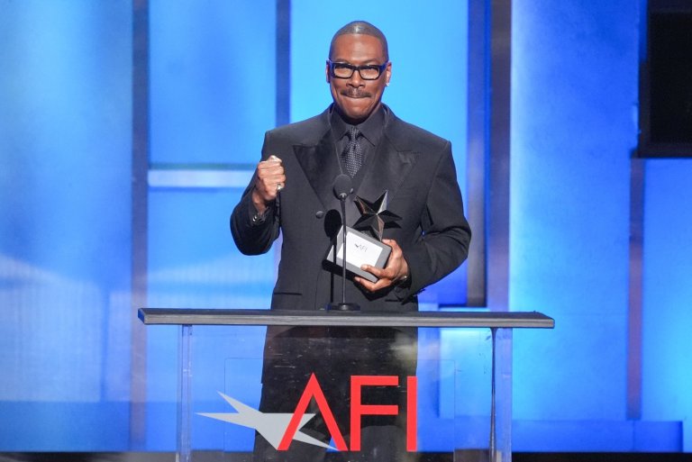 Eddie Murphy receives life achievement award by AFI, drawing standing ovation at star-filled tribute | iNFOnews.ca