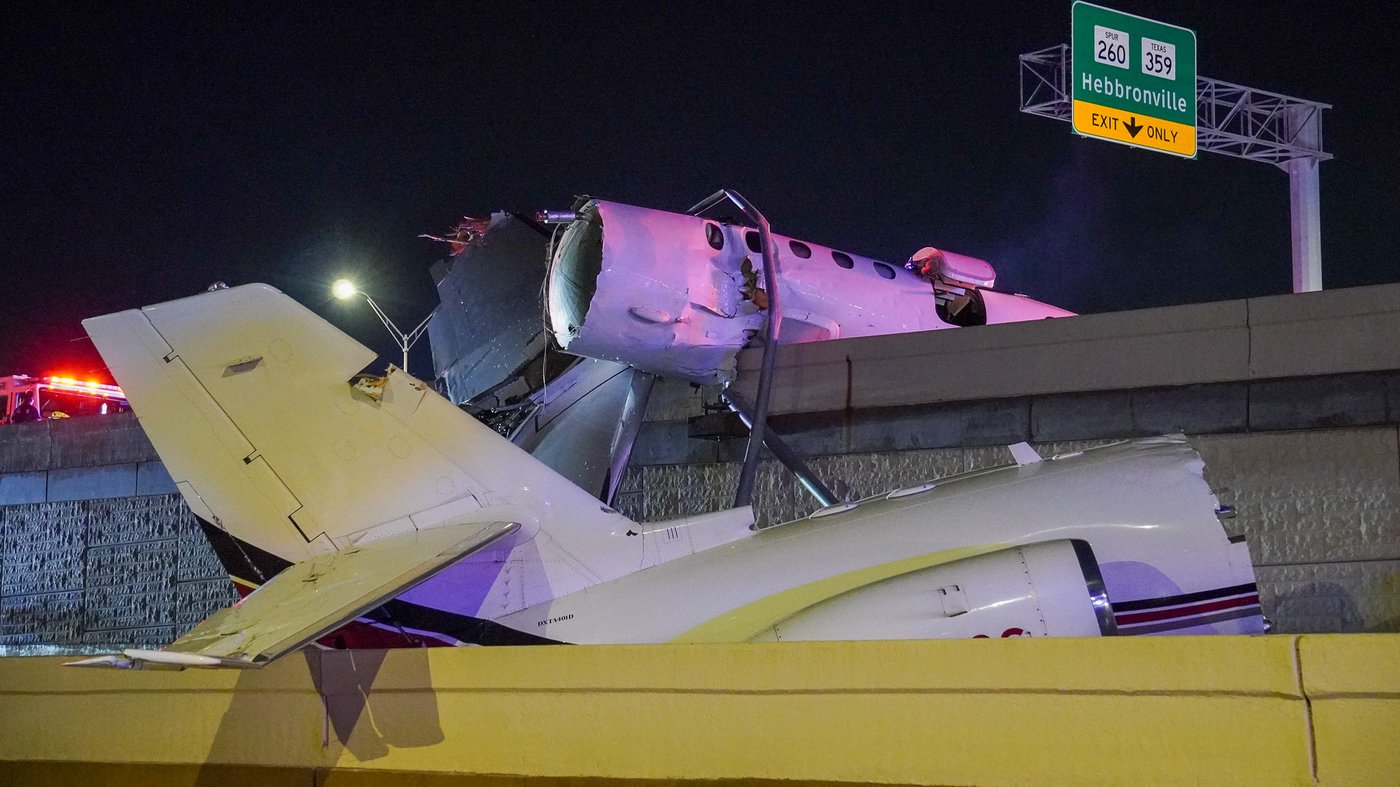 Both engines flamed out before small jet crashed in June on Texas highway, NTSB report says | iNwheels Both engines flamed out before small jet crashed in June on Texas highway, NTSB report says | iNwheels