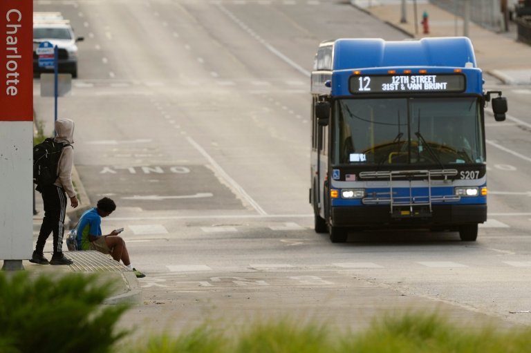 A city's push for facial recognition on public buses ignites debate over security and privacy | iNFOnews.ca