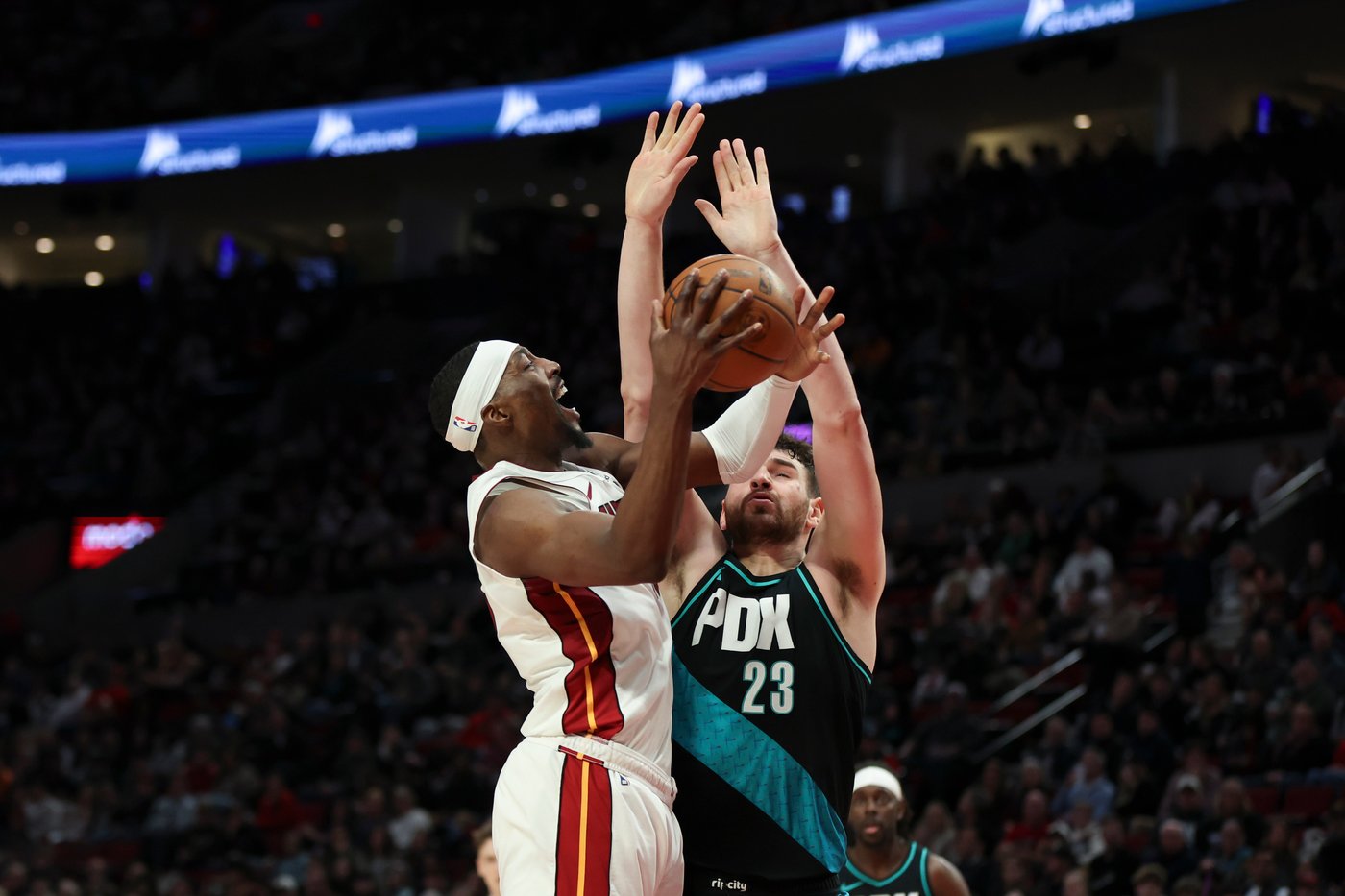 Sharpe scores 27 points as Trail Blazers beat Heat 127-110 for 4th straight win | iNFOnews.ca
