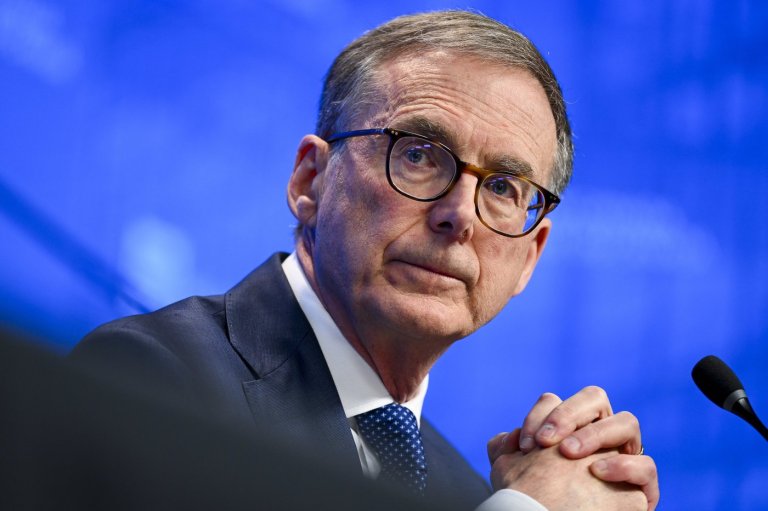 Bank of Canada holds key rate steady but warns future movements unclear | iNFOnews.ca