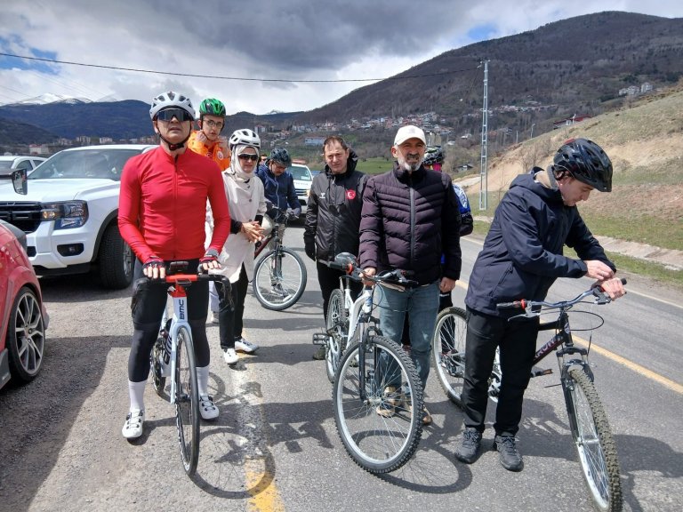 A Turkish governor is sacked over photos in snug cycling shorts. Many want him reinstated | iNFOnews.ca