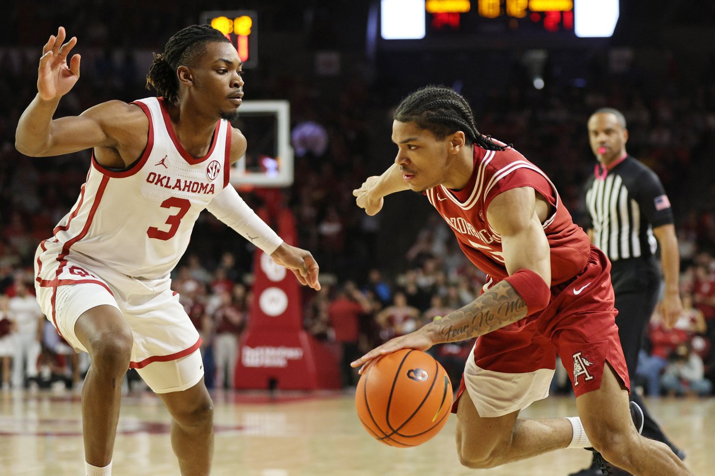 Darius Acuff Jr. posts 21 points and 9 assists to lead No. 15 Arkansas past Oklahoma 83-79 | iNFOnews.ca Darius Acuff Jr. posts 21 points and 9 assists to lead No. 15 Arkansas past Oklahoma 83-79 | iNFOnews.ca