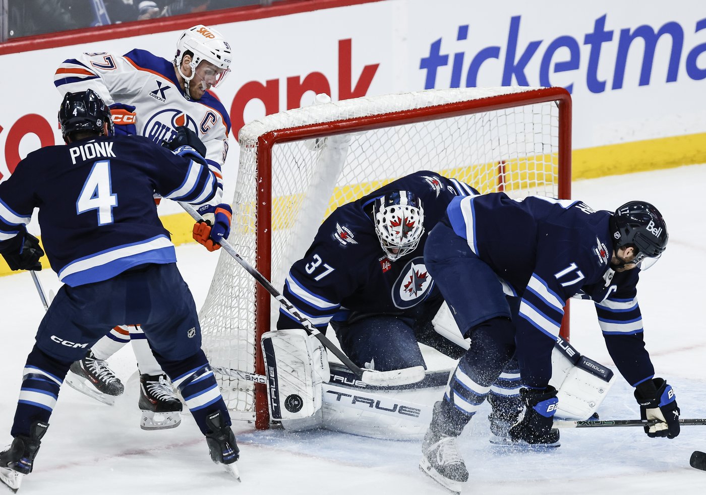 Bouchard completes Oilers rally over lowly Jets; Winnipeg's winless skid goes to 11 | iNFOnews.ca