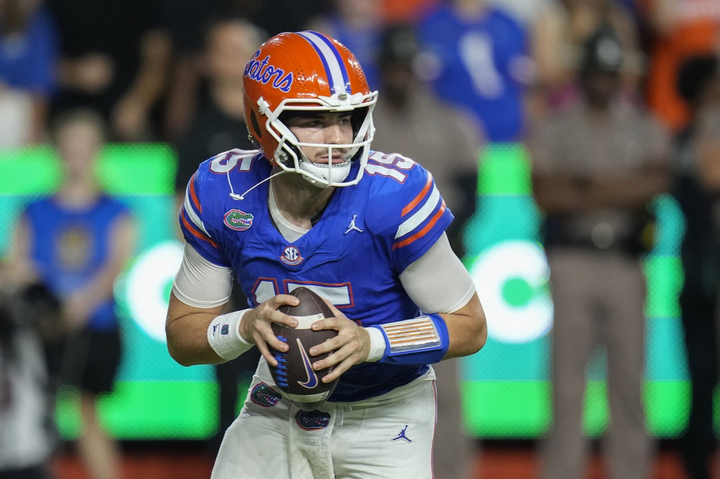 Graham Mertz, Montrell Johnson account for scores as Florida beats UCF 24-13 in the Swamp | iNFOnews.ca Graham Mertz, Montrell Johnson account for scores as Florida beats UCF 24-13 in the Swamp | iNFOnews.ca