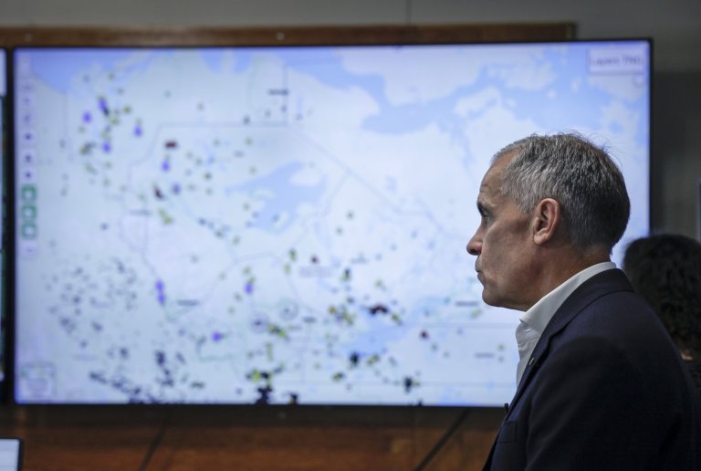 5,000 firefighters battling blazes as Canada faces "intense" wildfire season: Carney | iNFOnews.ca