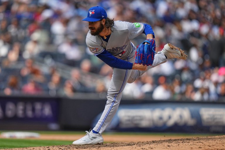 Dylan Cease carries no-hitter into 7th inning as Blue Jays hang on for 4-3 win over Yankees | iNFOnews.ca